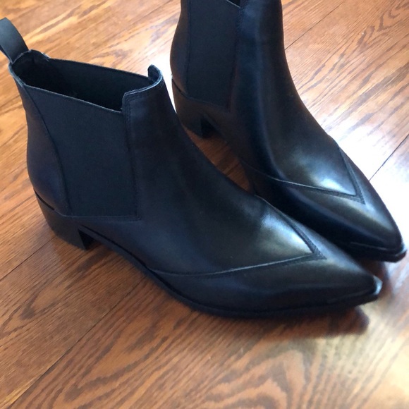 SOLD 🖤NEW🖤Black leather booties - Picture 2 of 4